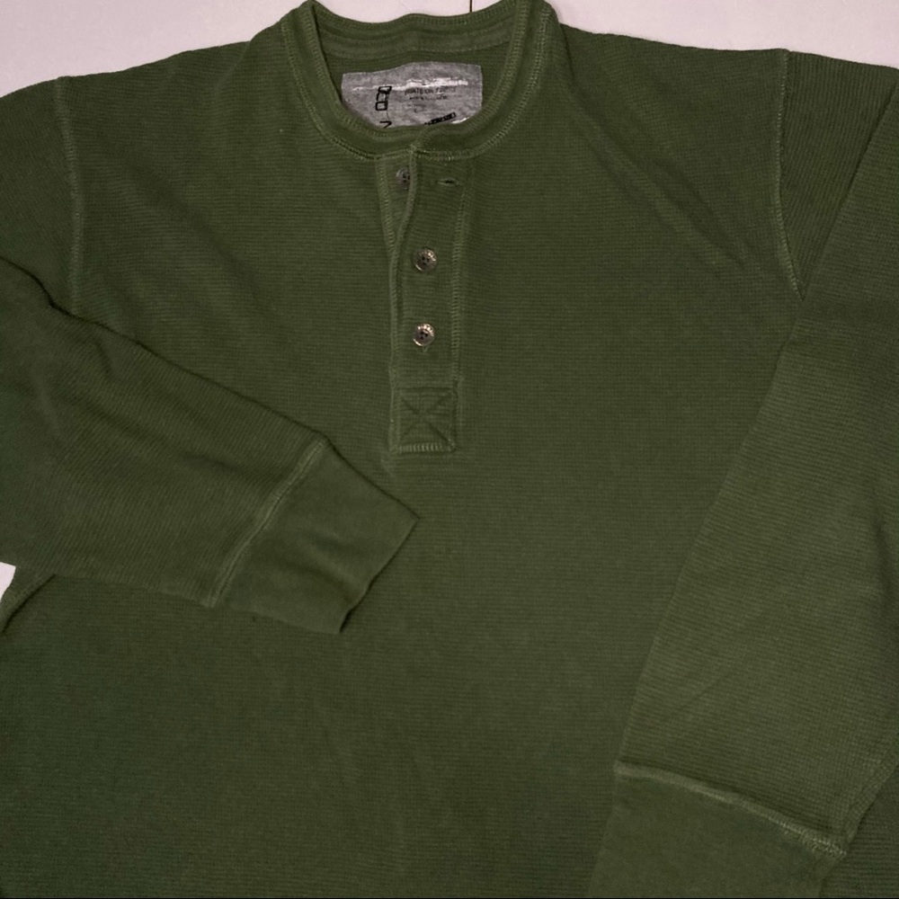 Old Navy Henley Thermal-Knit Top - Picture 3 of 4